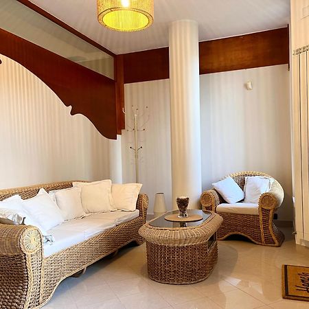 Il Villino B&B - Napoli/Pompei/Sorrento/Costiera Brusciano エクステリア 写真